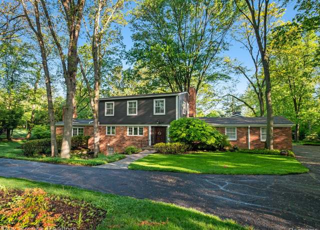 Property at 7412 Lindenmere Dr, Bloomfield Hills, MI 48301, 4 beds, 3 baths