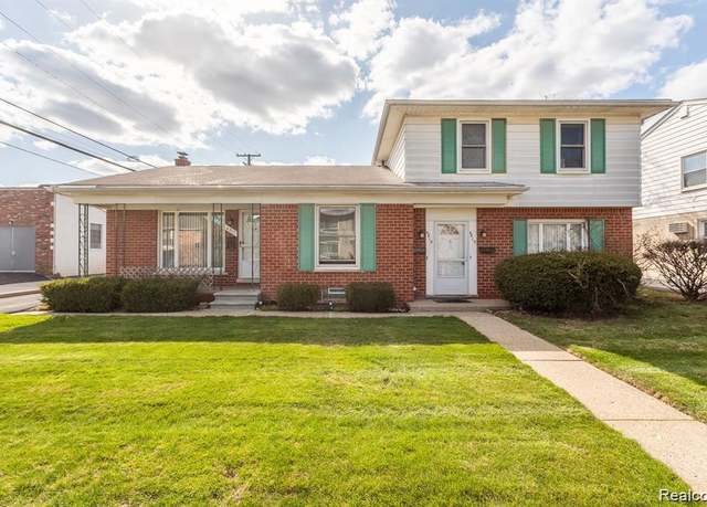 Property at 4811 Briarwood Ave, Royal Oak, MI 48073, 4 beds, 3 baths