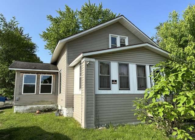 Property at 696 Highland Ave, Benton Harbor, MI 49022, 3 beds, 2 baths