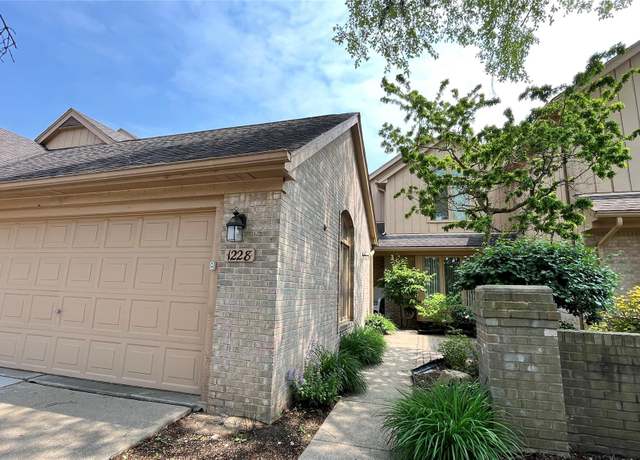 Property at 1228 Autumn Dr, Troy, MI 48098, 3 beds, 3 baths