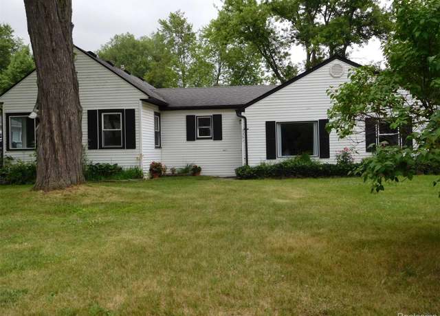 Property at 3351 Grant Rd, Rochester Hills, MI 48309, 3 beds, 2 baths