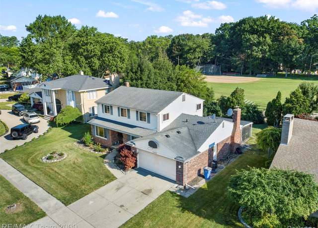 Property at 23350 Meadlawn Dr, Dearborn Heights, MI 48127, 4 beds, 3.5 baths