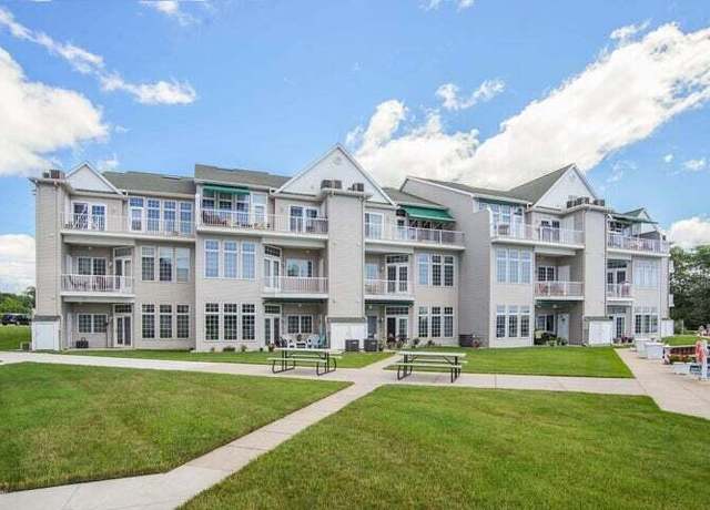 Property at 2411 Lake Avenue 18 Ave, Muskegon, MI 49445, 3 beds, 2 baths