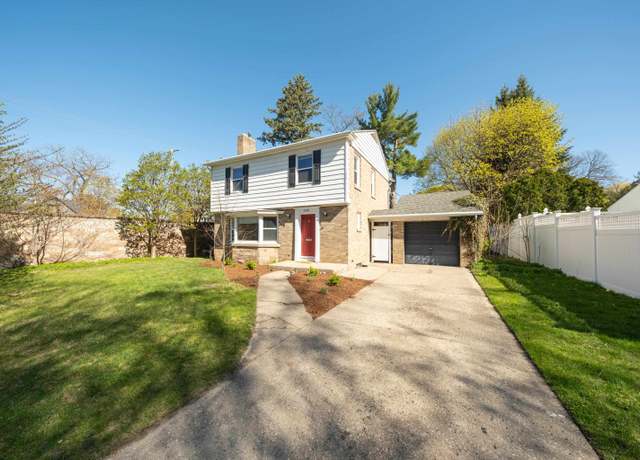 Property at 628 Sixth St, Traverse City, MI 49684, 5 beds, 4.5 baths