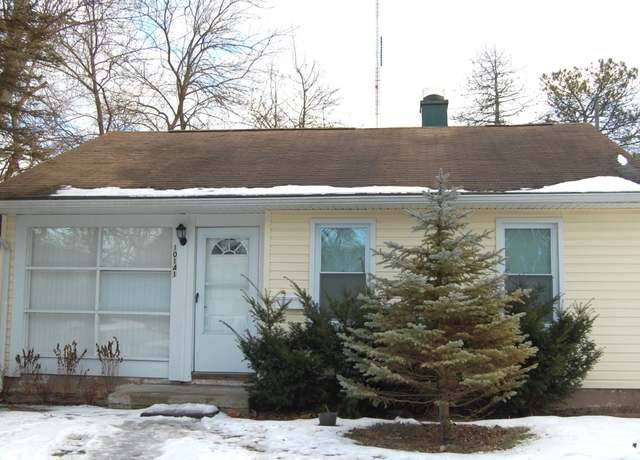 Property at 10141 Albany St, Oak Park, MI 48237, 2 beds, 1 bath