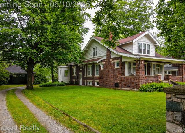 Property at 337 Chandler St, Romeo, MI 48065, 4 beds, 2 baths