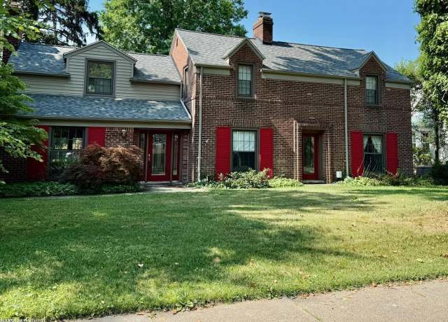 Property at 271 Moross Rd, Grosse Pointe Farms, MI 48236, 4 beds, 2.5 baths