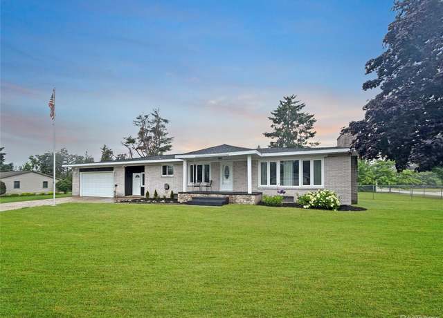 Property at 321 N Maple Ave, Gaylord, MI 49735, 3 beds, 2.5 baths