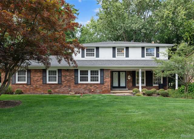 Property at 3515 Cedarcrest Ct, Washington Township, MI 48094, 4 beds, 2.5 baths