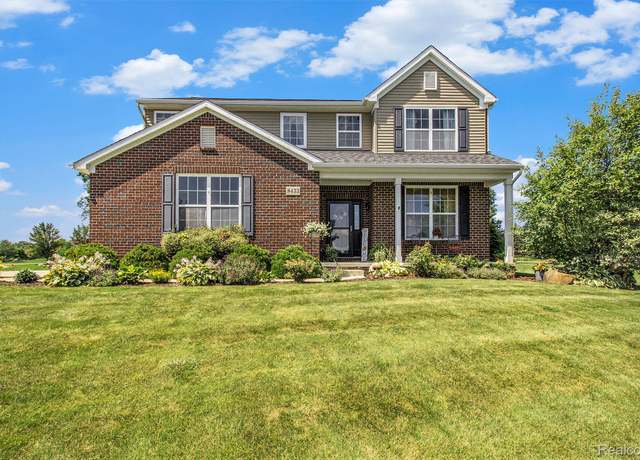 Property at 8433 Thorn Hill Dr, Howell, MI 48843, 4 beds, 3 baths