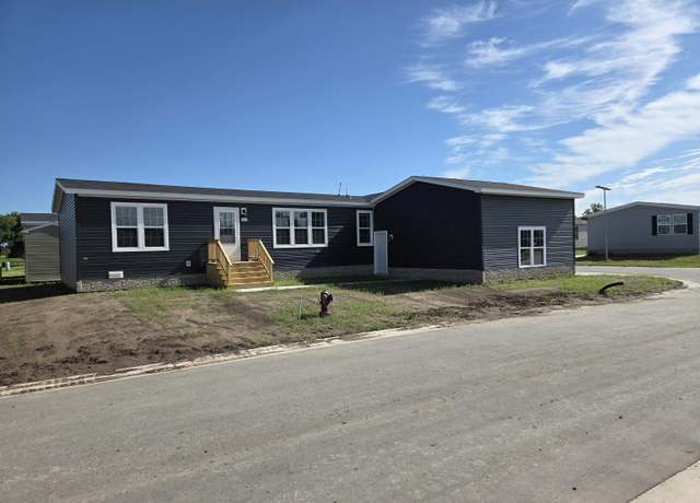 Property at 264 Westbrook Ct, Port Huron, MI 48060, 3 beds, 2 baths