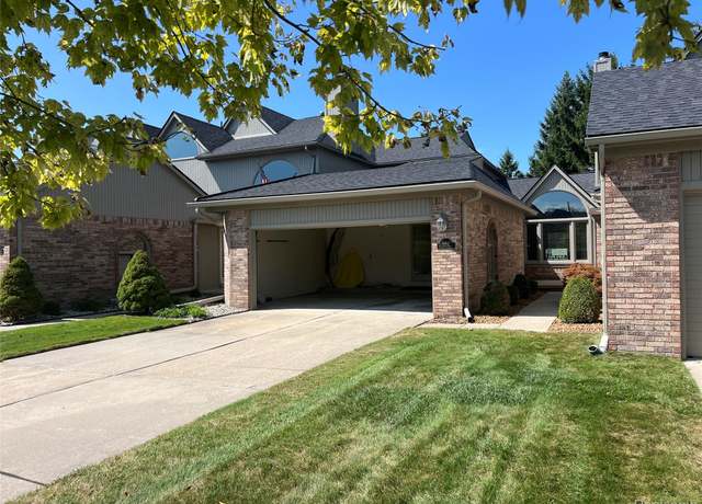Property at 51433 Fox Hill Trl, Chesterfield Township, MI 48047, 2 beds, 2 baths
