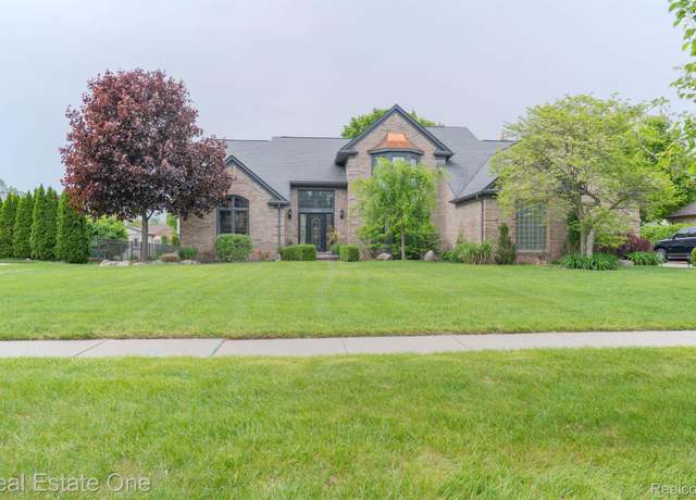 Property at 14607 Stratford Ct, Shelby Twp, MI 48315, 4 beds, 2.5 baths