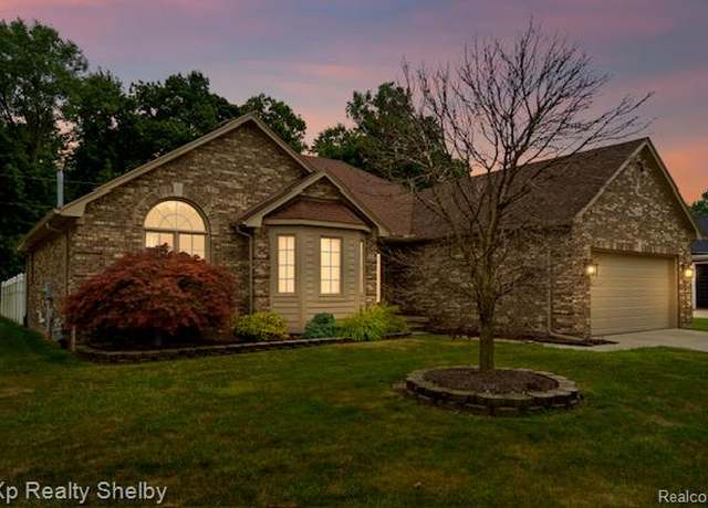 Property at 54256 Oconee Dr, Macomb, MI 48042, 3 beds, 2.5 baths