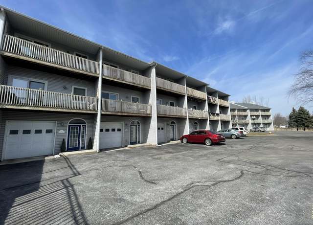 Property at 5 River Bluff Dr, Mt Clemens, MI 48043, 2 beds, 2.5 baths