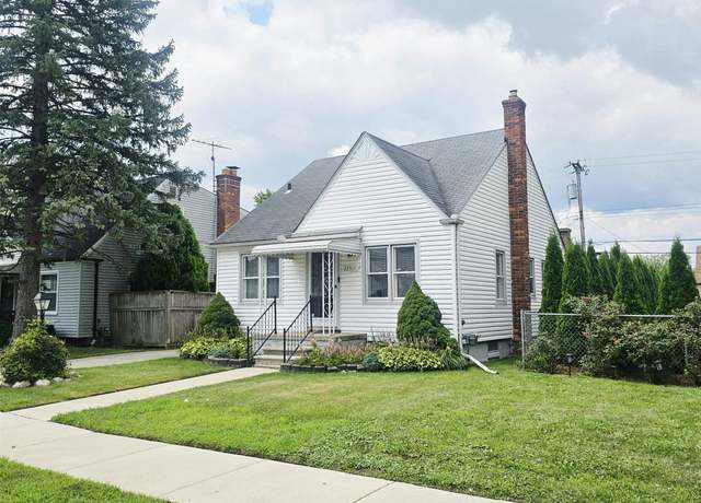 Property at 22511 Saxony Ave St, Eastpointe, MI 48021, 3 beds, 1.5 baths