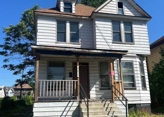 Property at 207 Connecticut St, Highland Park, MI 48203, 3 beds, 1 bath