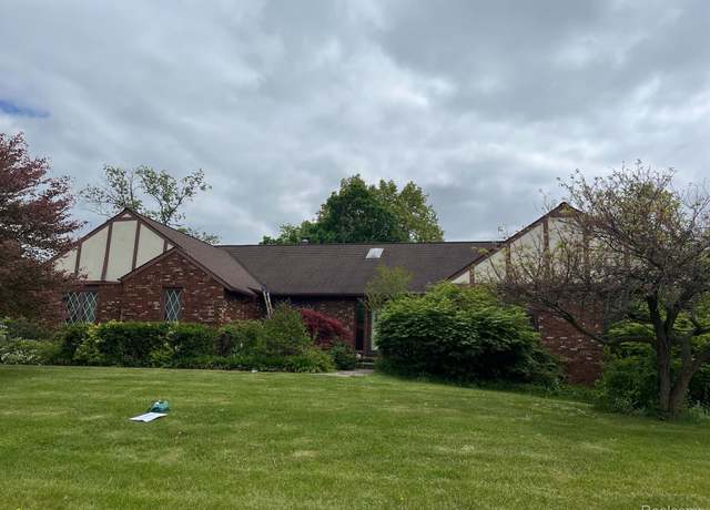 Property at 2149 Russet Dr, Troy, MI 48098, 4 beds, 2.5 baths