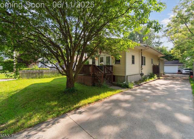 Property at 3244 Huggins Ave, Flint, MI 48506, 3 beds, 1 bath