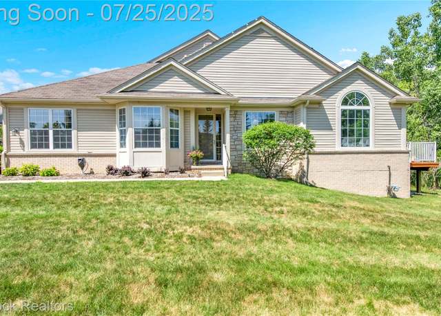 Property at 6612 Wabash Ln, Troy, MI 48085, 3 beds, 2 baths