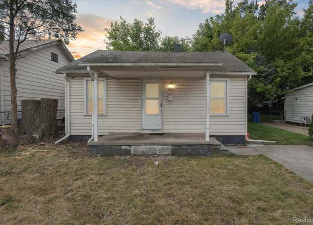 Property at 7028 Packard Avenue Ave, Warren, MI 48091, 2 beds, 1 bath