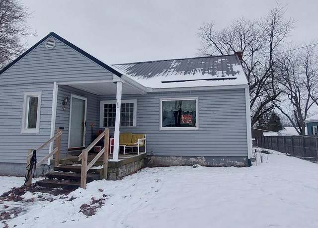 Property at 424 Oak St, Hudson, MI 49247, 4 beds, 1.5 baths