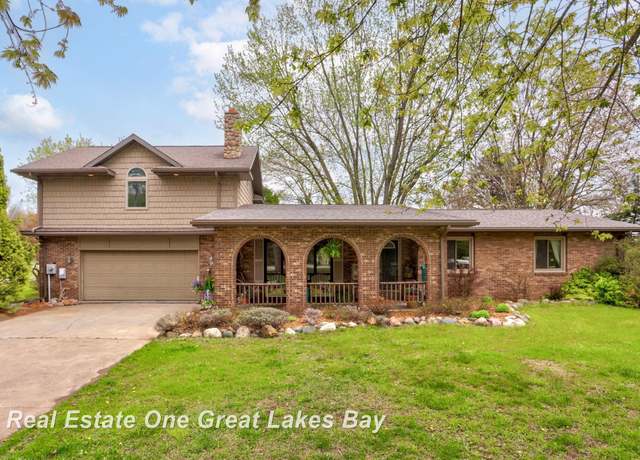 Property at 3637 S Brennan Rd, Hemlock, MI 48626, 4 beds, 3 baths