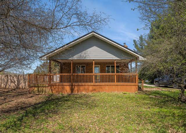 Property at 46980 48th Ave, Lawrence, MI 49064, 2 beds, 2 baths