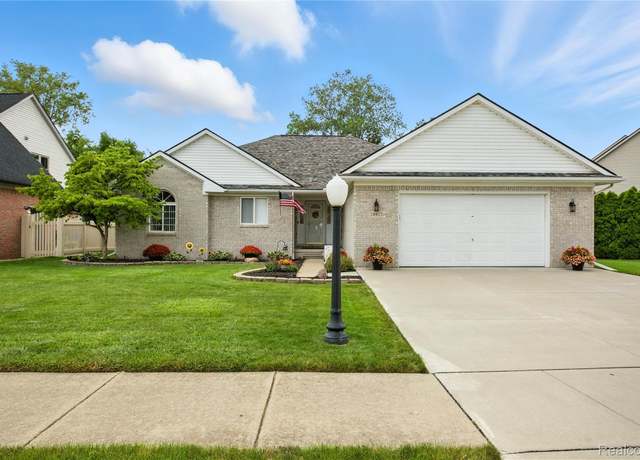 Property at 28922 Sugar Island Ct, Gibraltar, MI 48173, 3 beds, 2.5 baths