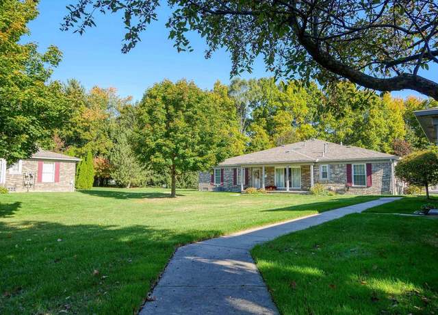 Property at 48667 Aberdeen Ct, Utica, MI 48315, 2 beds, 2 baths