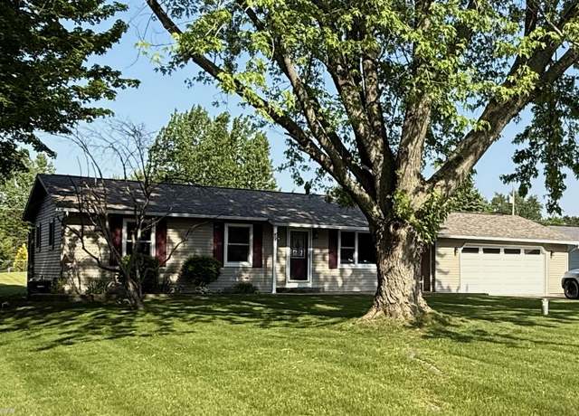 Property at 856 Meadow Drive Dr, Traverse City, MI 49685, 3 beds, 1.5 baths