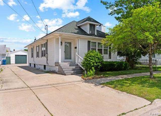Property at 110 N 1st St, Holly, MI 48442, 3 beds, 2 baths