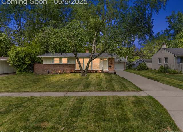 Property at 29447 Spring Hill Dr, Southfield, MI 48076, 3 beds, 1.5 baths