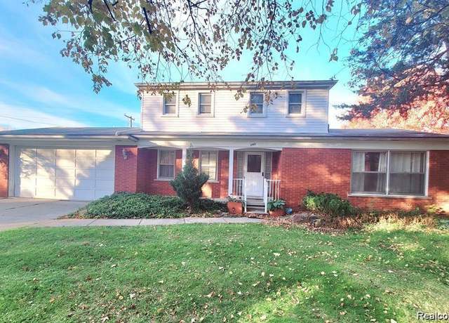 Property at 2415 Otter St, Warren, MI 48092, 4 beds, 2.5 baths