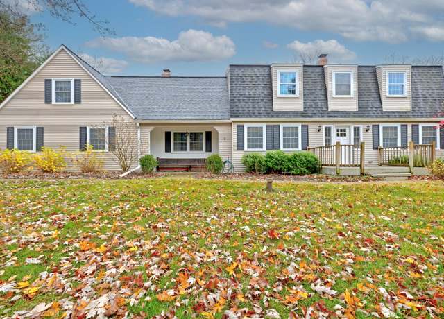 Property at 1320 Beth Ln, Ortonville, MI 48462, 5 beds, 3.5 baths