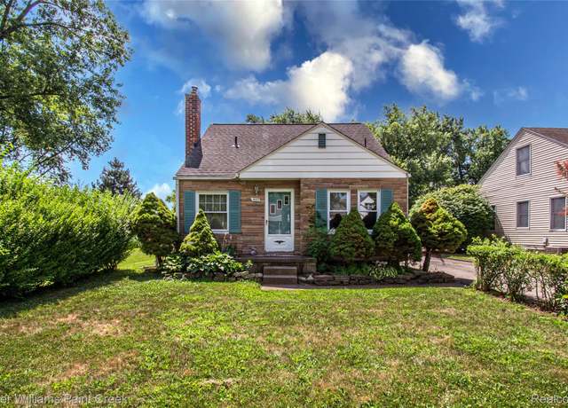 Property at 445 Lakeside Dr, Waterford, MI 48328, 3 beds, 1 bath