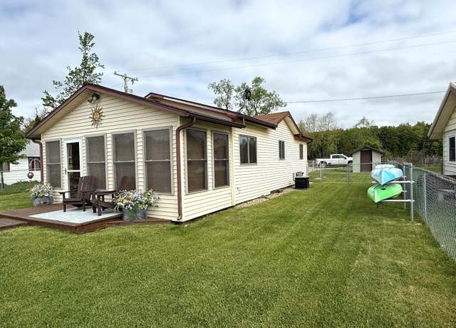 Property at 11003 Pennock Ln, Delton, MI 49046, 2 beds, 1 bath