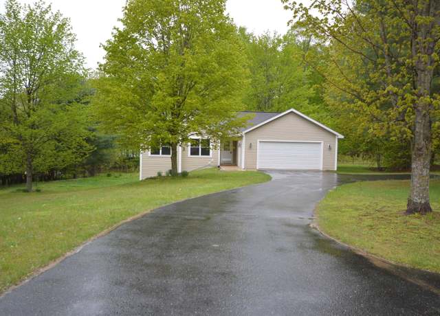 Property at 1433 Elk Run, Traverse City, MI 49696, 3 beds, 2 baths