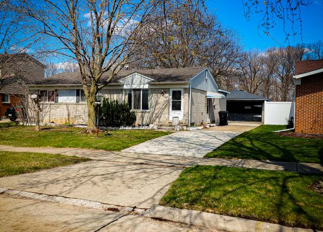 Property at 22102 Loretta St, Trenton, MI 48183, 3 beds, 1.5 baths