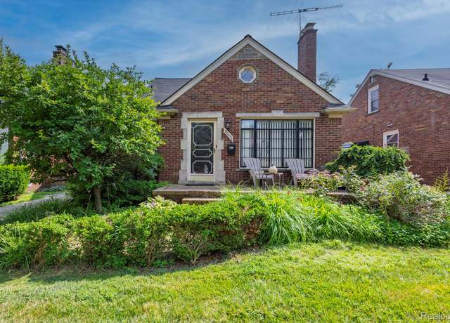 Property at 20450 Lochmoor St, Harper Woods, MI 48225, 3 beds, 1 bath