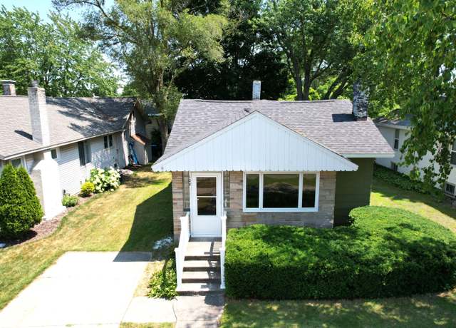 Property at 108 N Franklin St, Ludington, MI 49431, 2 beds, 1 bath