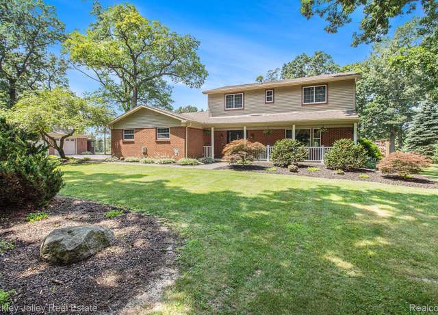 Property at 8900 Rickett Rd, Brighton, MI 48116, 3 beds, 2.5 baths