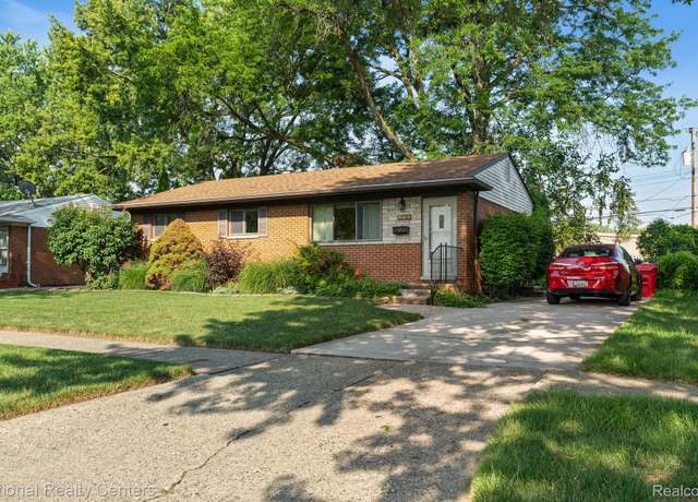 Property at 35685 Griswald St, Clinton Charter Township, MI 48035, 3 beds, 1 bath