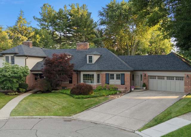 Property at 39 Harbor Hill Rd, Grosse Pointe Farms, MI 48236, 5 beds, 4 baths