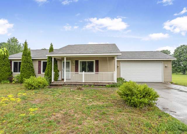 Property at 2186 Woodcock Ln, Traverse City, MI 49685, 4 beds, 3 baths