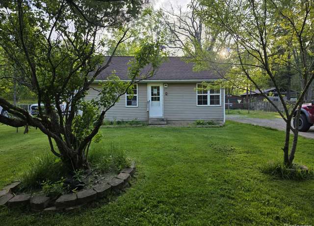 Property at 1573 Richman Rd, Emmett, MI 48074, 3 beds, 1 bath