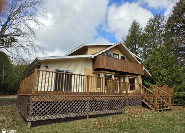 Property at 4041 W Cedar Lake Rd, Greenbush, MI 48738, 4 beds, 2 baths