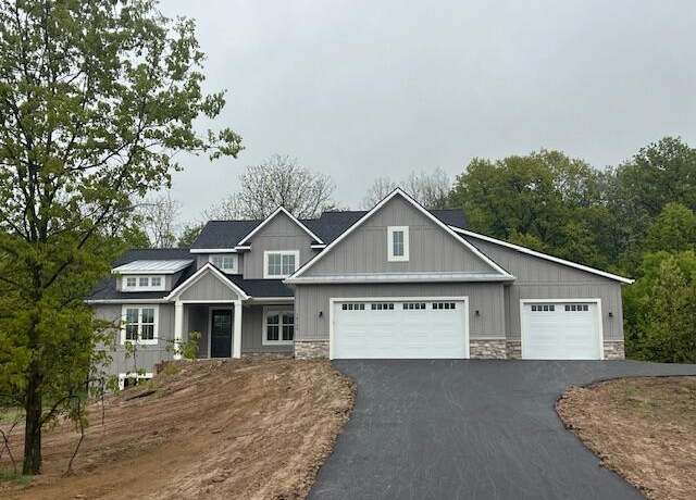 Property at 10188 Whitneyville Ave SE, Alto, MI 49302, 5 beds, 3.5 baths