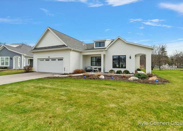 Property at 688 Bayshore Dr, Holland, MI 49424, 3 beds, 2 baths