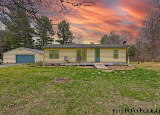 Property at 3345 W Madison Rd, Hart, MI 49420, 3 beds, 2 baths